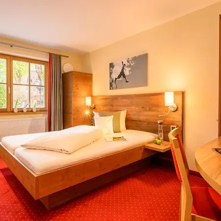 Отель Weinklause 3*